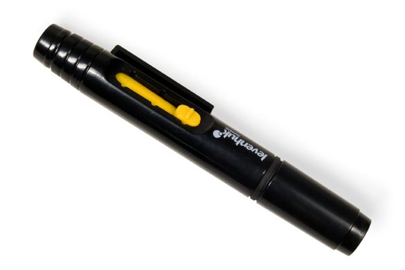 Купити Очищуючий олівець Levenhuk Cleaning Pen LP10 в Україні