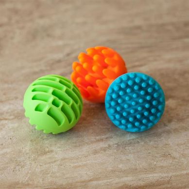 Купити Прорізувач-брязкальце Fat Brain Toys Sensory Rollers Сенсорні кулі 3 шт. (F161ML) в Україні