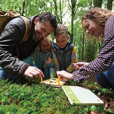 Купити Прес для квітів Hape Nature Fun Гербарій з фарбами (E5574) в Україні