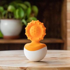 Купить Прорезыватель-неваляшка Fat Brain Toys dimpl wobl оранжевый (F2172ML) в Украине