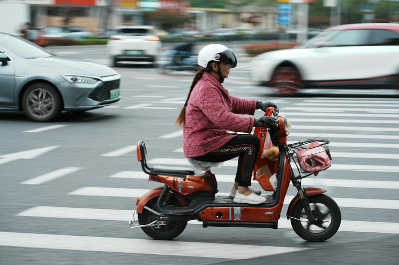 electric scooter helmet — ілюстрація до статті