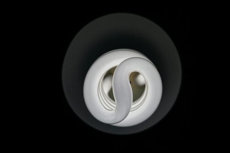 smart bulb lamp — ілюстрація до статті