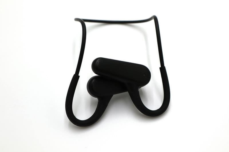 wireless noise canceling headphones outdoor — пример для обзора, фото 3