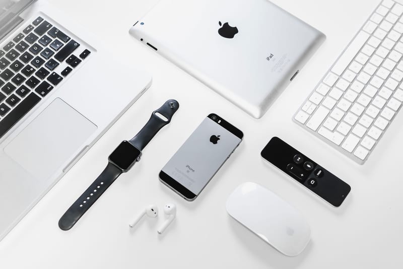 apple watch charging dock — ілюстрація до статті
