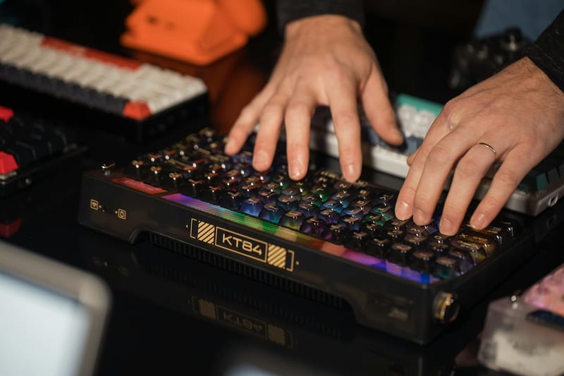 budget keyboard typing desk — приклад для огляду, фото 3