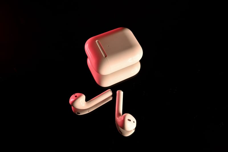wireless earbuds case — ілюстрація до статті
