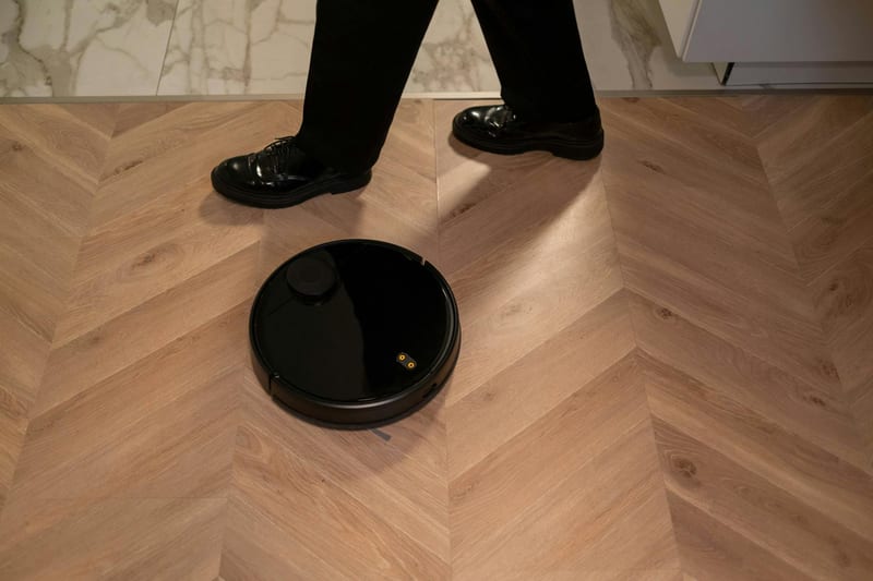 mop robot hard floor eastern european person — приклад для огляду, фото 3