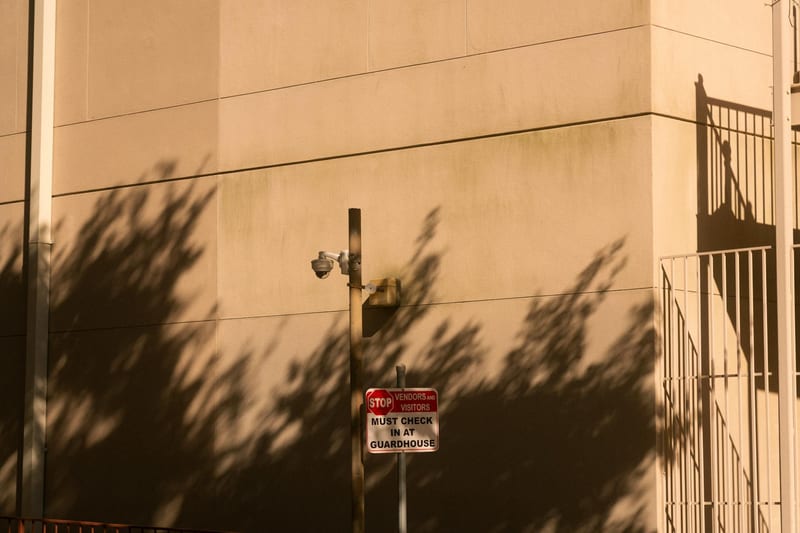 security camera hallway — пример для обзора, фото 3