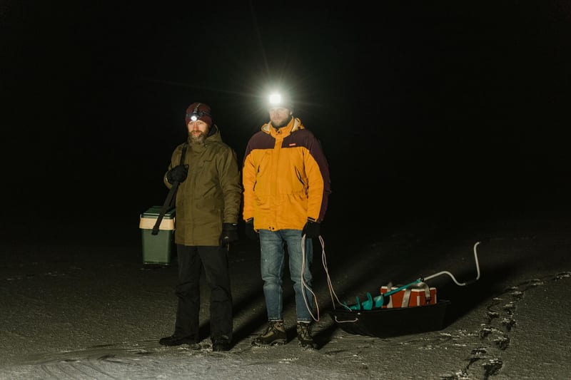 fishing headlamp night — ілюстрація до статті
