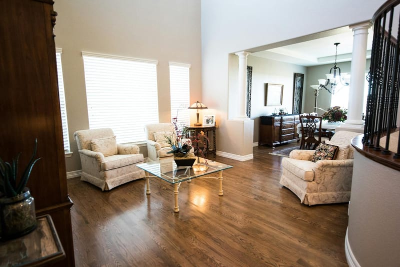 massage chair living room home — ілюстрація до статті