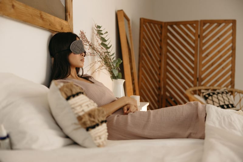 sleep mask bedroom — ілюстрація до статті