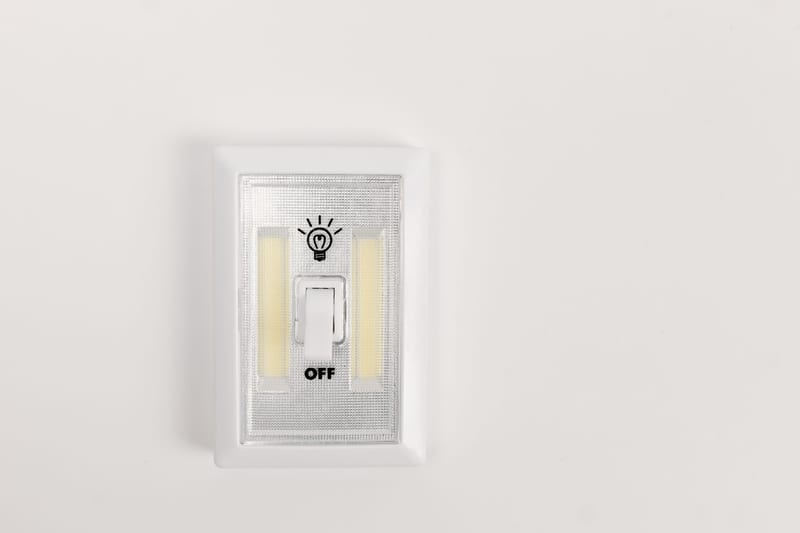 smart switch wall — ілюстрація до статті
