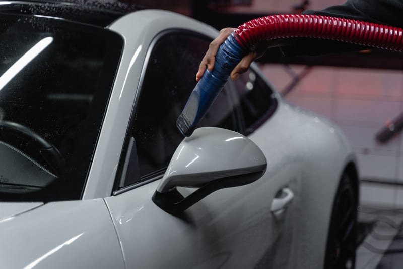 handheld vacuum car — ілюстрація до статті