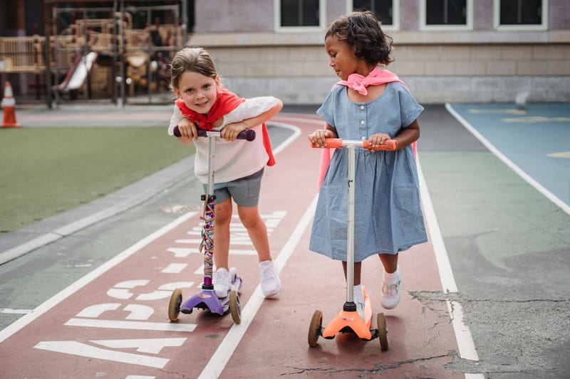 kids scooter riding — приклад для огляду, фото 3