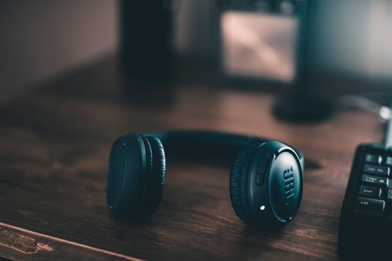 noise cancelling headphones desk — приклад для огляду, фото 3