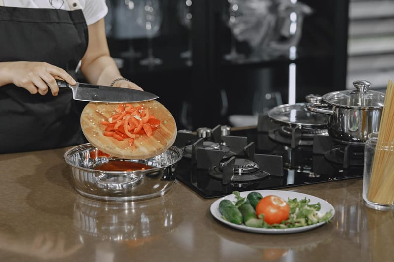 slow cooker kitchen eastern european person — пример для обзора, фото 3