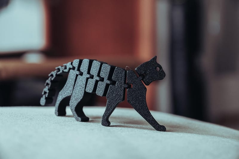 automatic cat toy play home — ілюстрація до статті