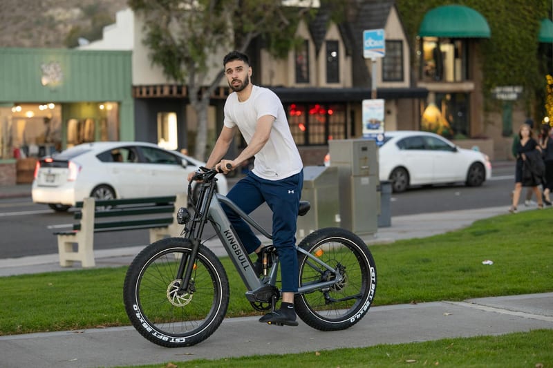 electric bicycle city — ілюстрація до статті