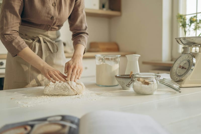 kitchen scale ingredients countertop — ілюстрація до статті