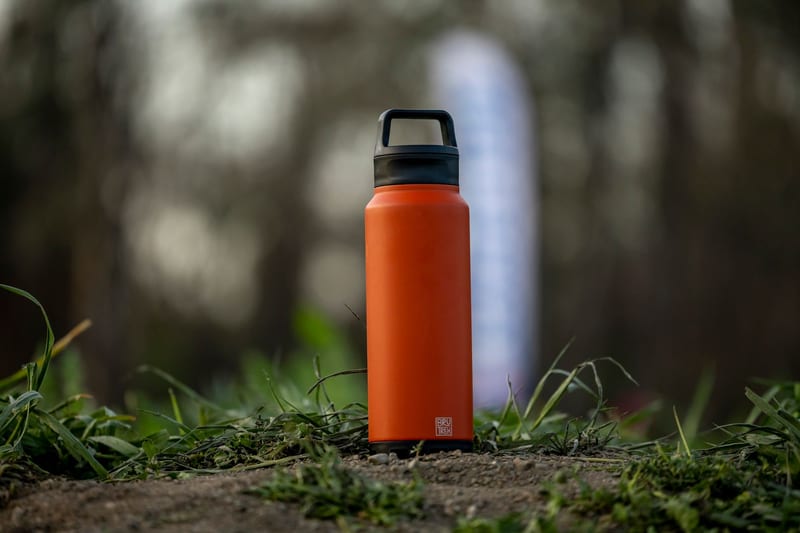 water filter bottle hiking — ілюстрація до статті