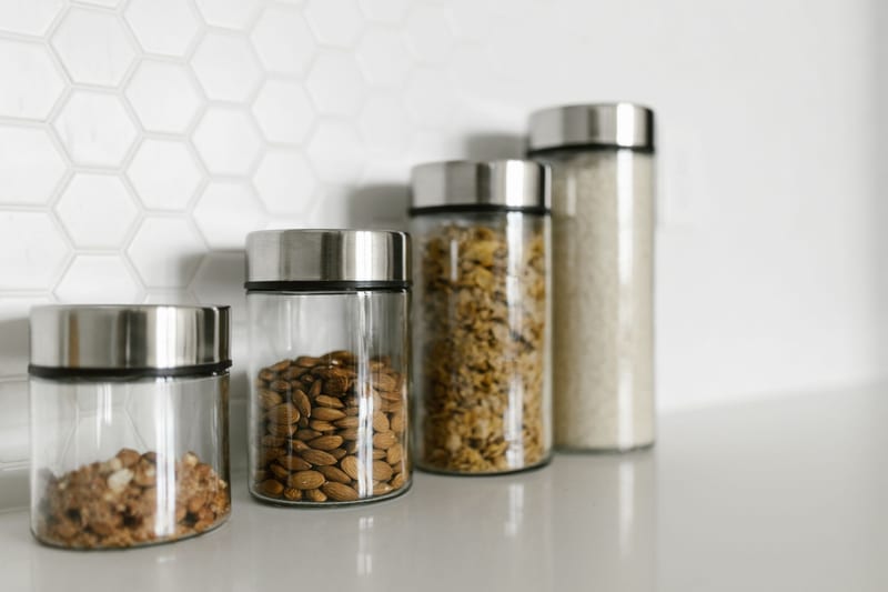 food storage containers kitchen — ілюстрація до статті