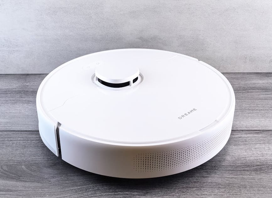 Який пилосос краще: робот чи звичайний — повне порівняння